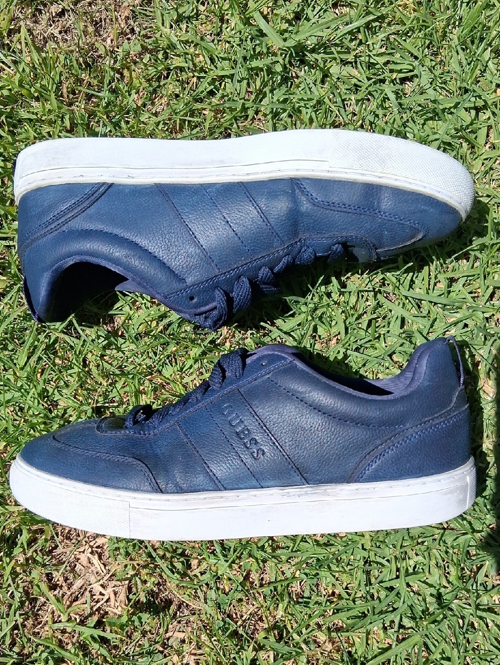 GUESS Men's Dark Gray Sneakers